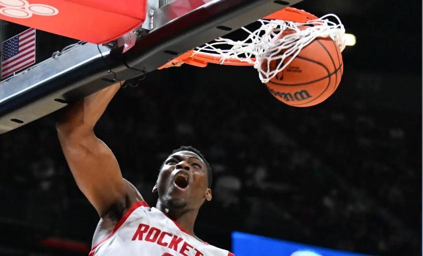 火箭队正在寻找替代中锋解决内线问题 火箭队正在寻找替代中锋解决内线问题