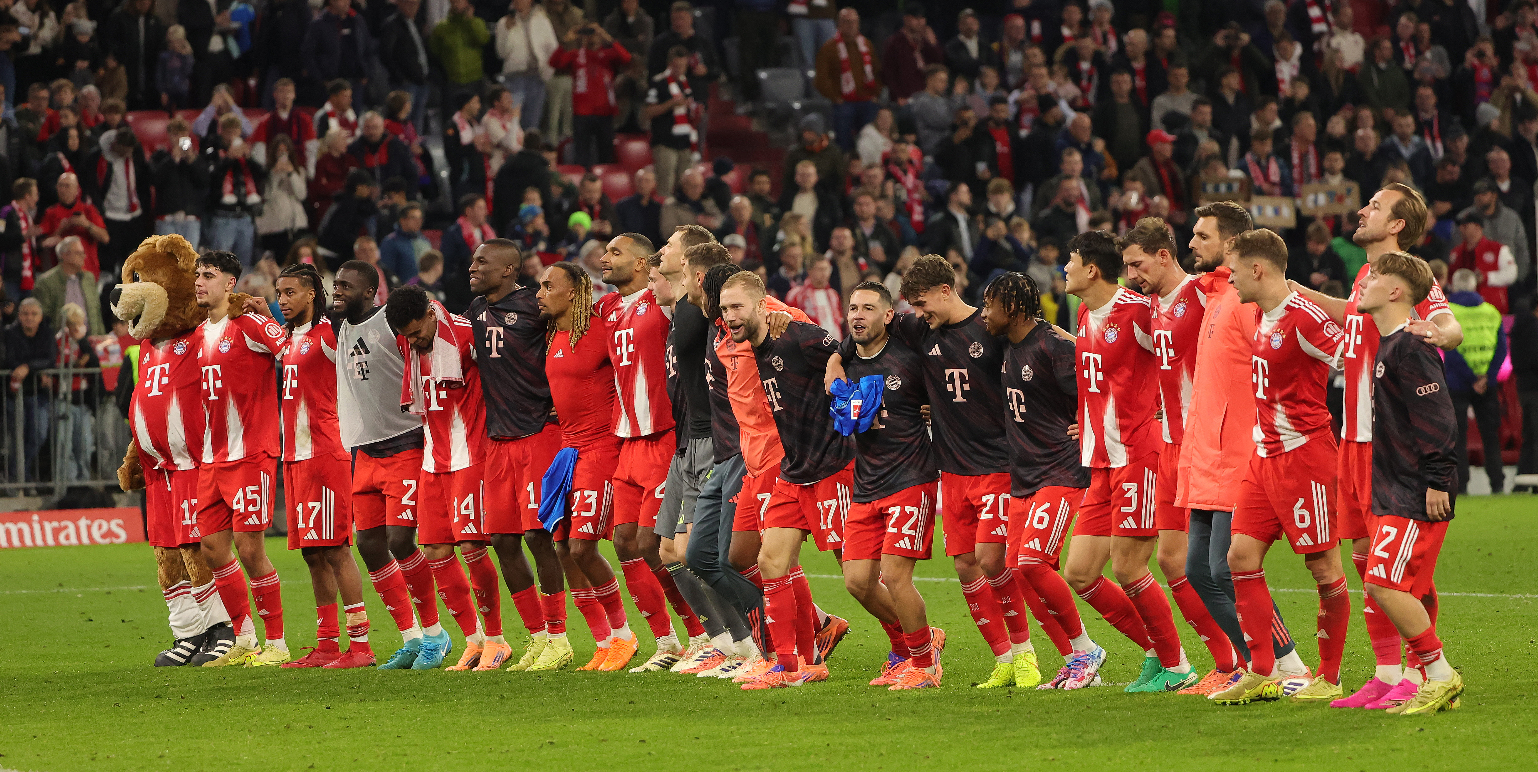 拜仁慕尼黑完胜多特蒙德,升至德甲榜首(拜仁慕尼黑vs多特蒙德视频直播) 拜仁慕尼黑完胜多特蒙德,升至德甲榜首(拜仁慕尼黑vs多特蒙德视频直播)