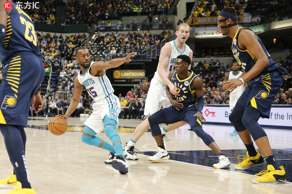 亚历山大-沃克领衔表现出色，夏洛特黄蜂胜出(ufc亚历山大沃尔)